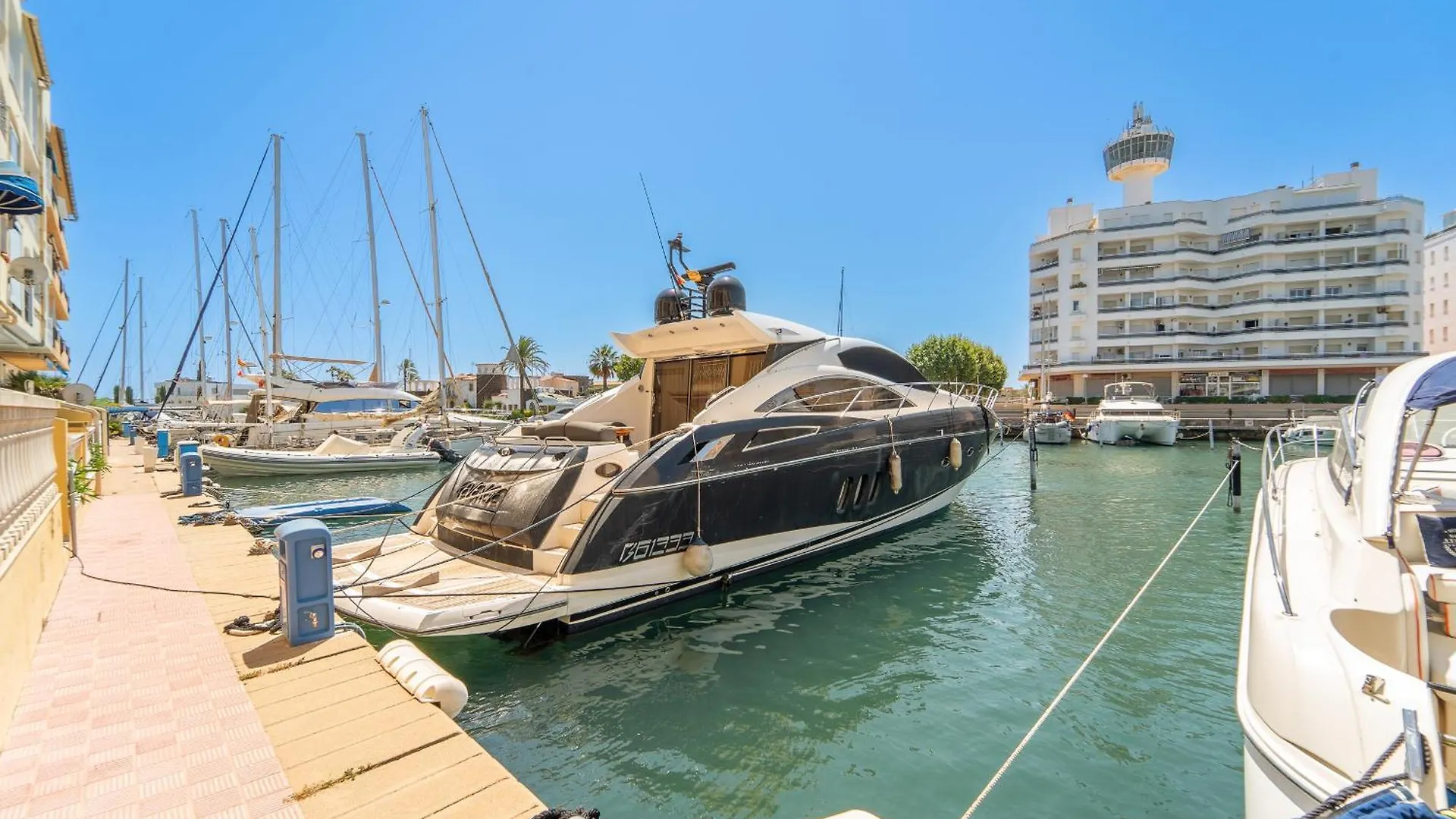 Apartment Welcs Apartamento 175 Emp Frente Al Canal Empuriabrava Spain