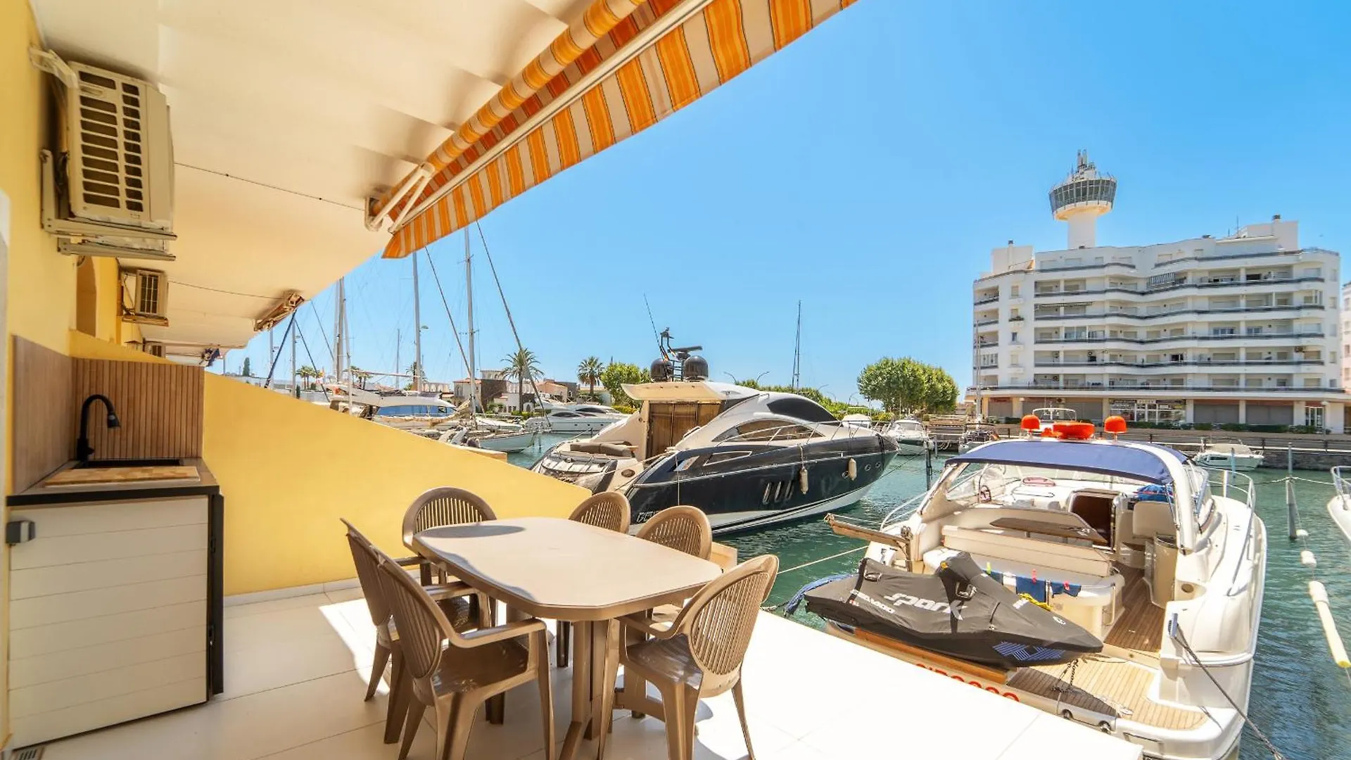 Apartment Welcs Apartamento 175 Emp Frente Al Canal Empuriabrava